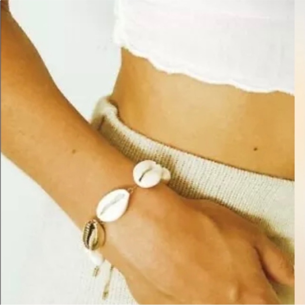 Logan Tay Cowrie Shell Yeah Adjustable Gold Tone Bracelet New In Box